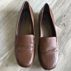 Trotters Jenn Brown Leather T9521-218 Shoes Womens Size 12